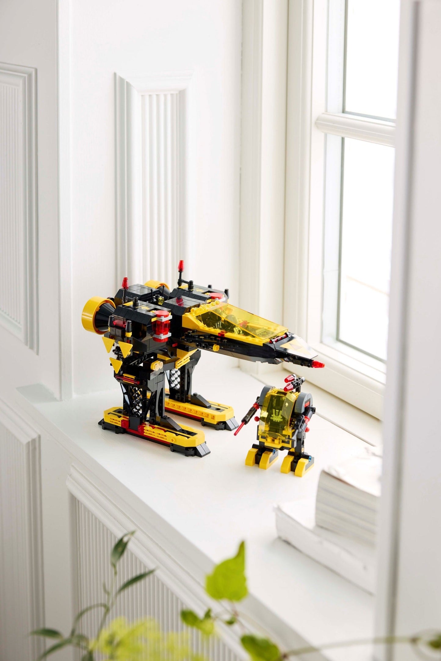 10355 LEGO ICONS Blacktron Renegade