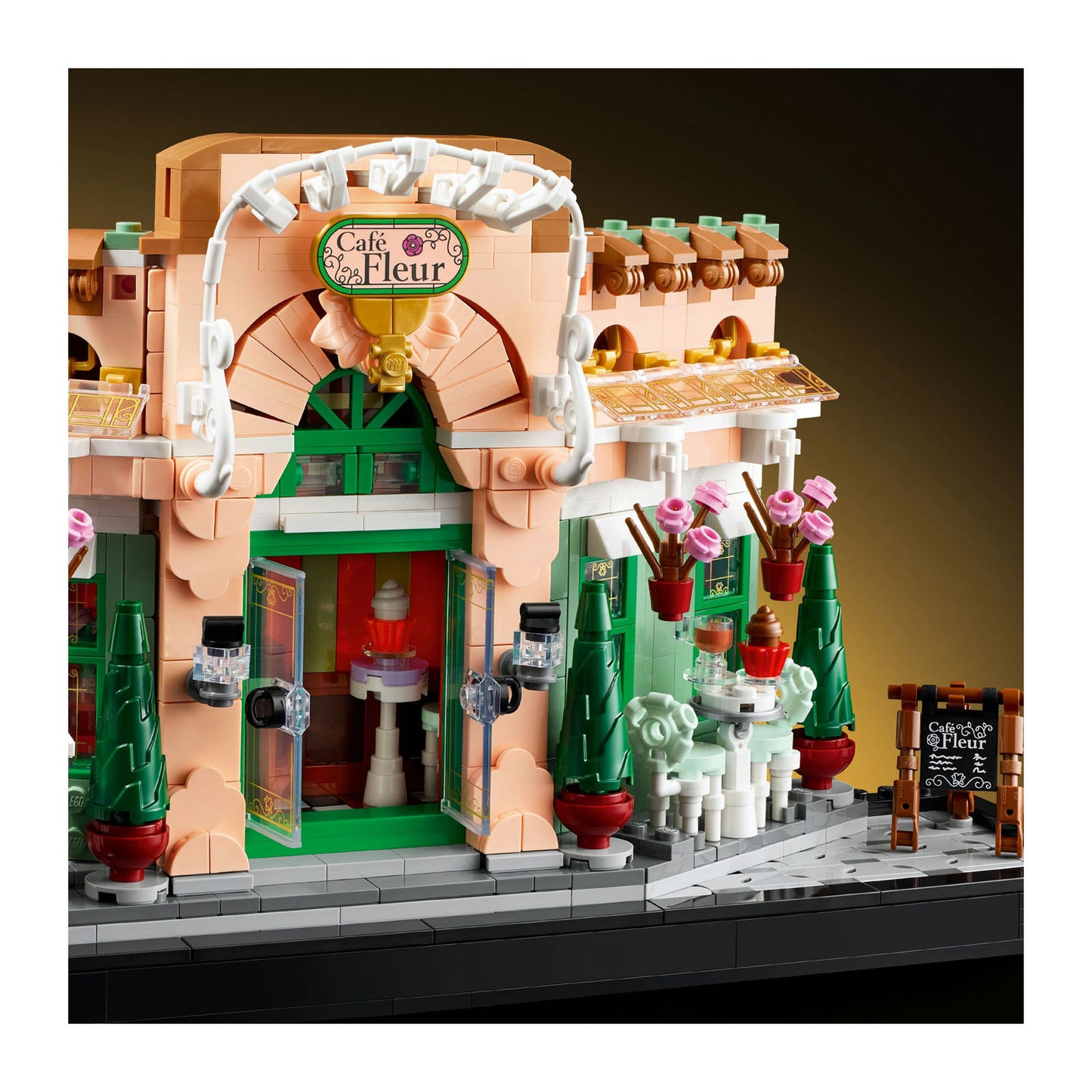 10362 LEGO Icons French Café