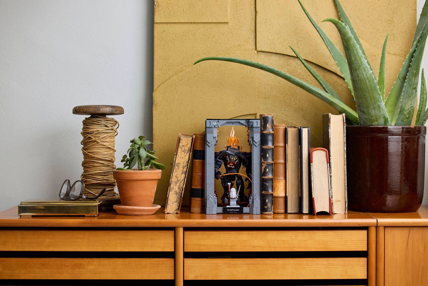 10367 LEGO ICONS The Lord of the Rings: Balrog™ Book Nook