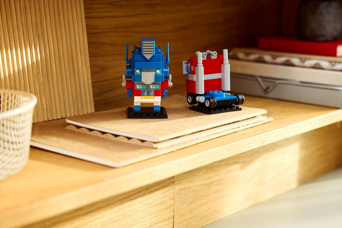 40803 LEGO BrickHeadz Optimus Prime Robot & Vehicle