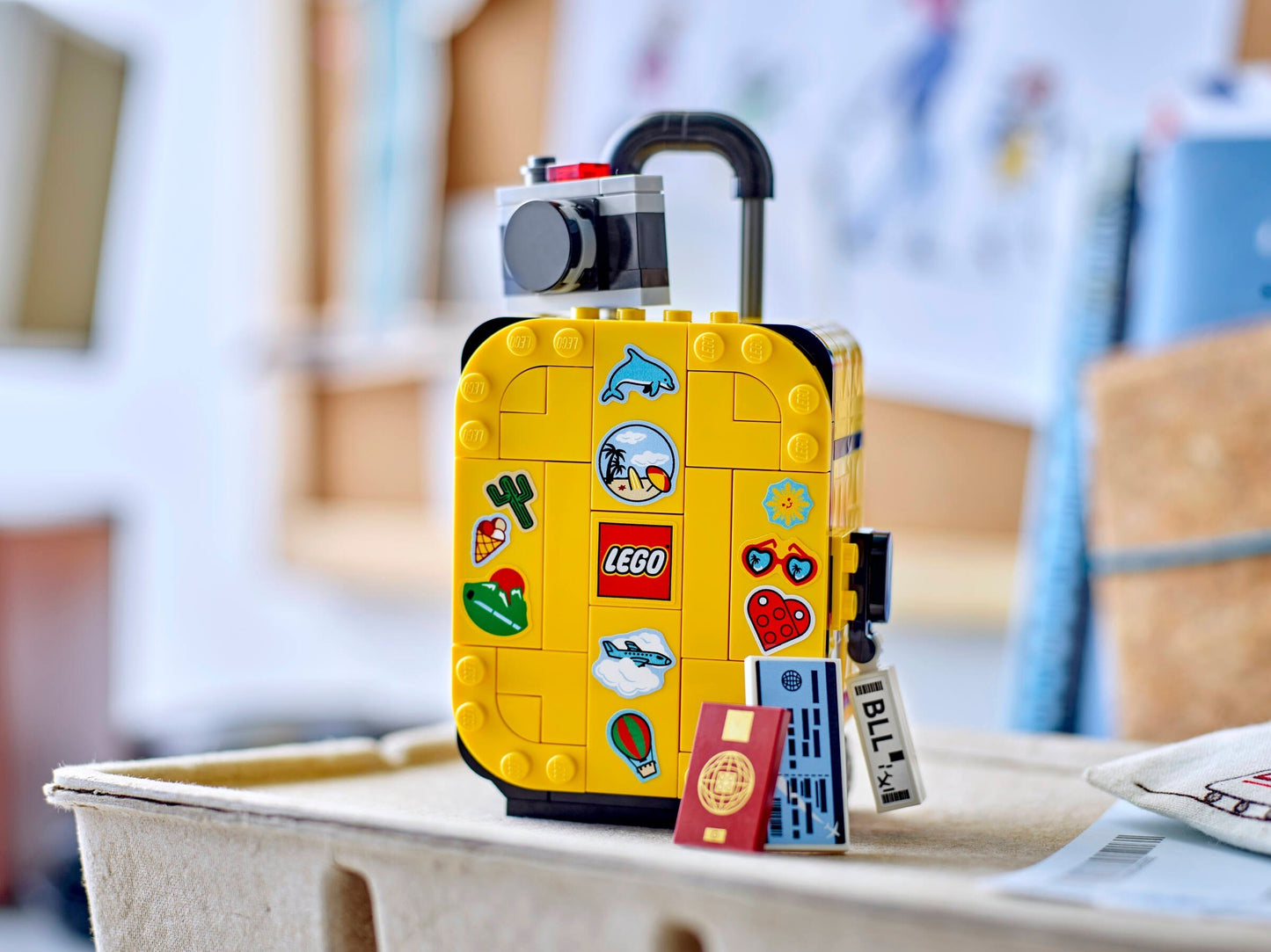 40817 LEGO Yellow Travel Suitcase
