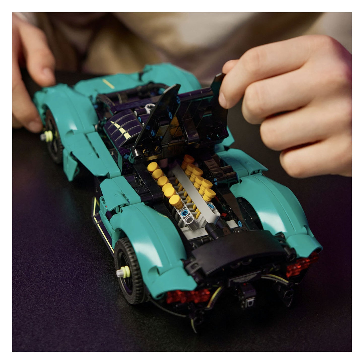 42208 LEGO Technic Aston Martin Valkyrie