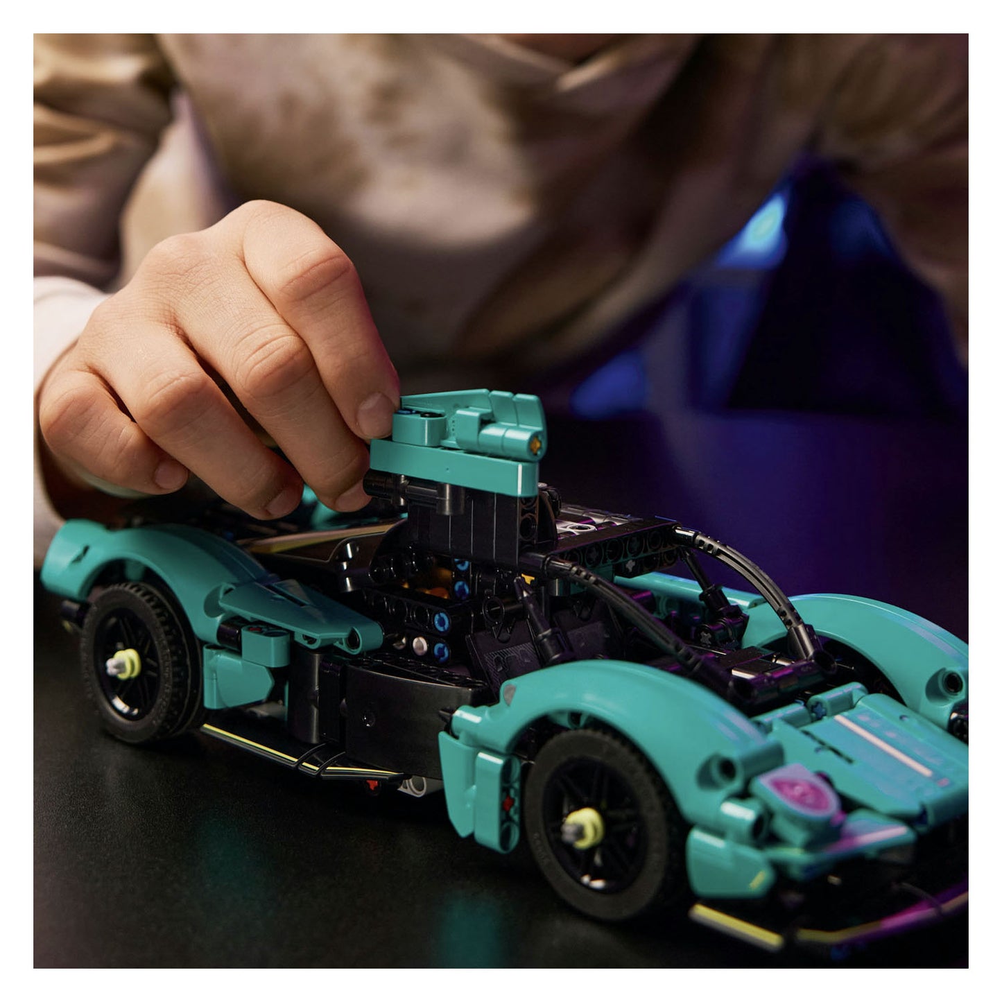42208 LEGO Technic Aston Martin Valkyrie