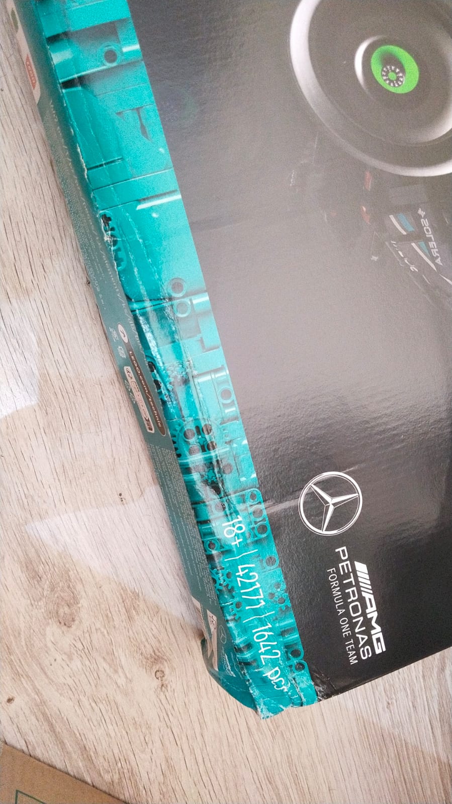 42171 Mercedes-AMG F1 W14 E Performance (Dented Box)