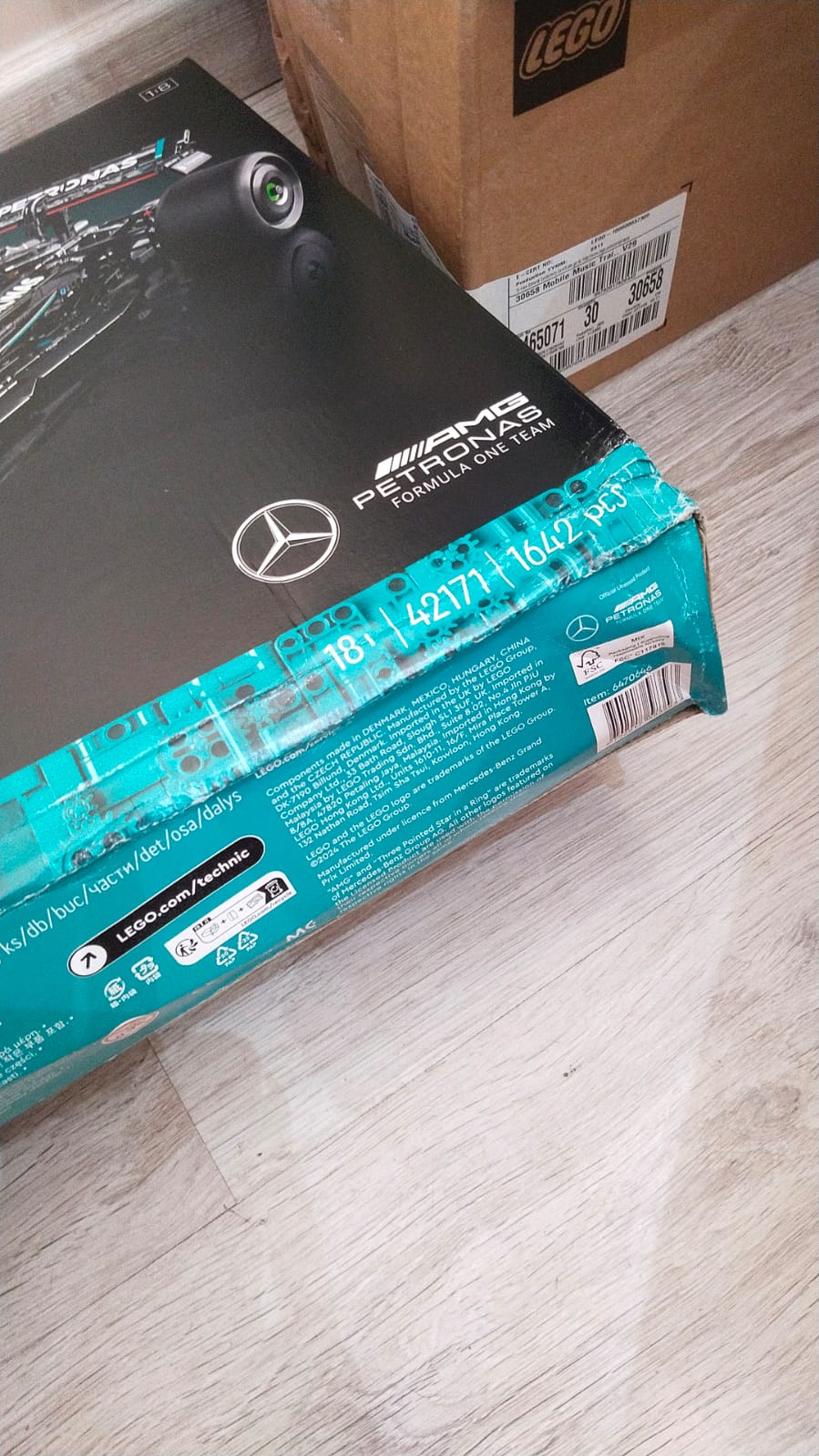 42171 Mercedes-AMG F1 W14 E Performance (Dented Box)