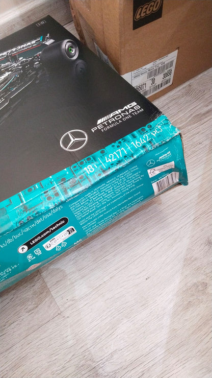 42171 Mercedes-AMG F1 W14 E Performance (Dented Box)