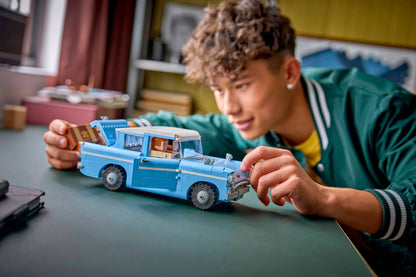 76470 Enchanted Flying Ford Anglia