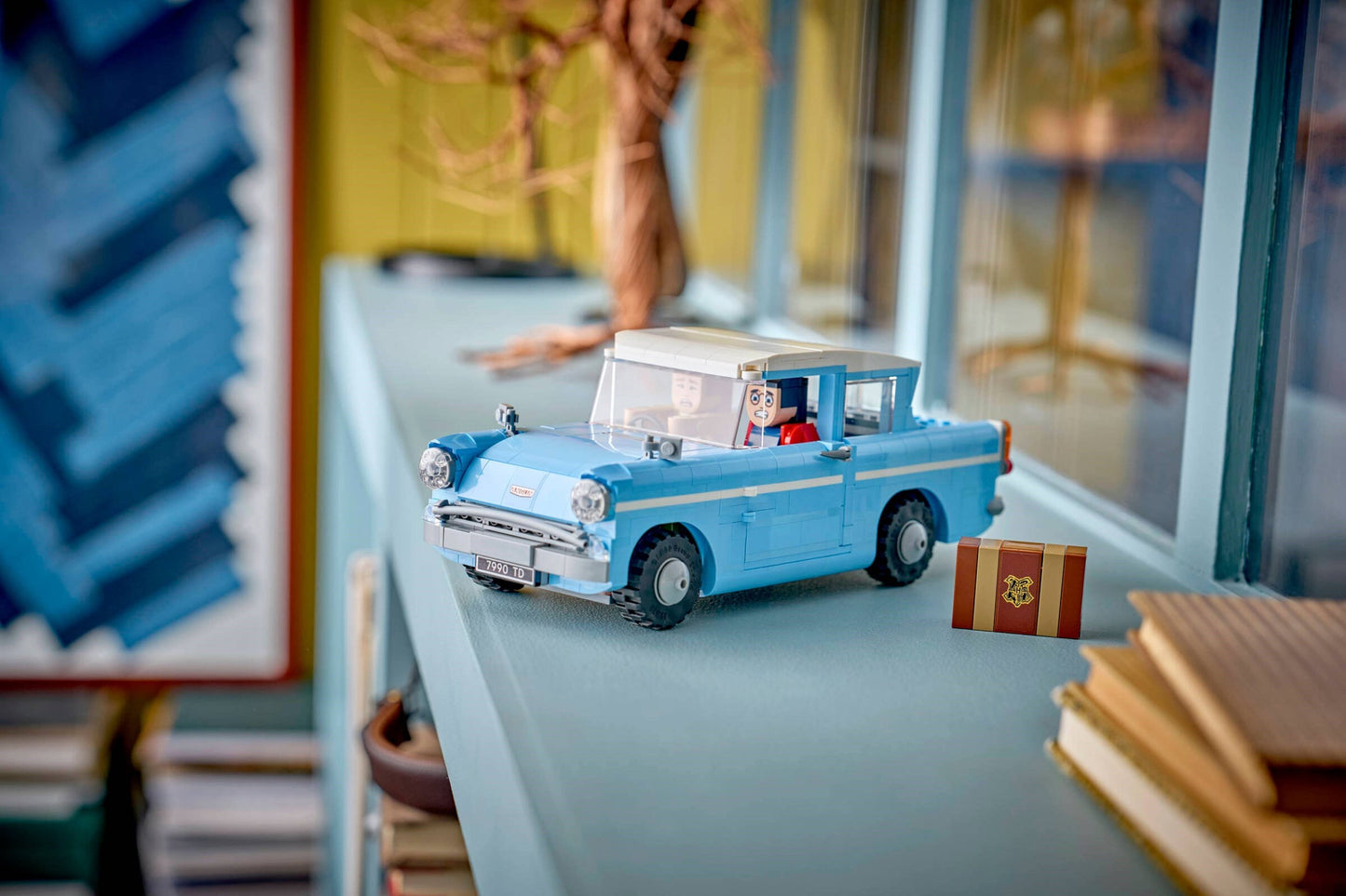 76470 Enchanted Flying Ford Anglia